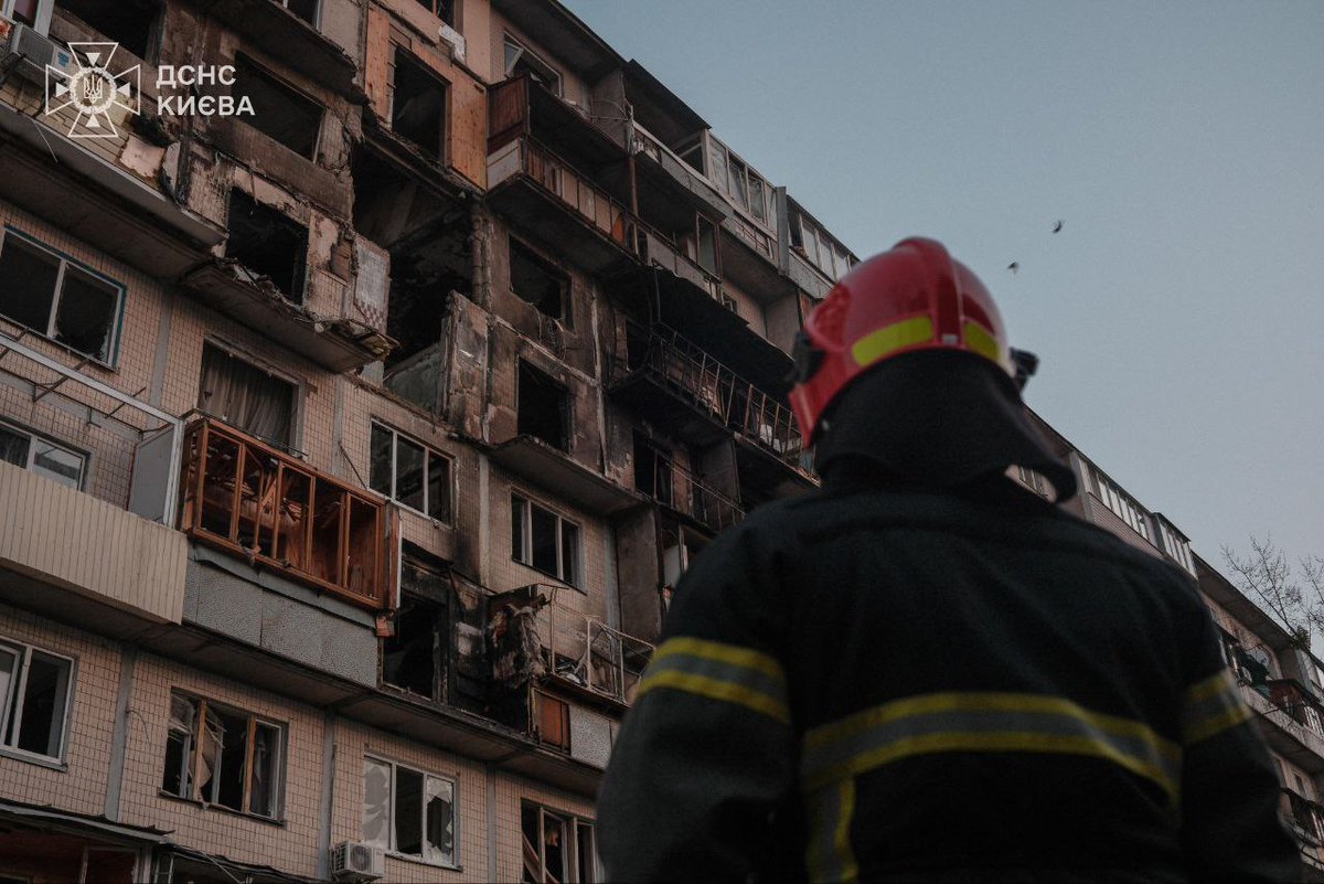 Кількість жертв атаки РФ на Київ 14 листопада зросла до 7: у лікарні померла поранена жінка

censor.net/ua/n3585192