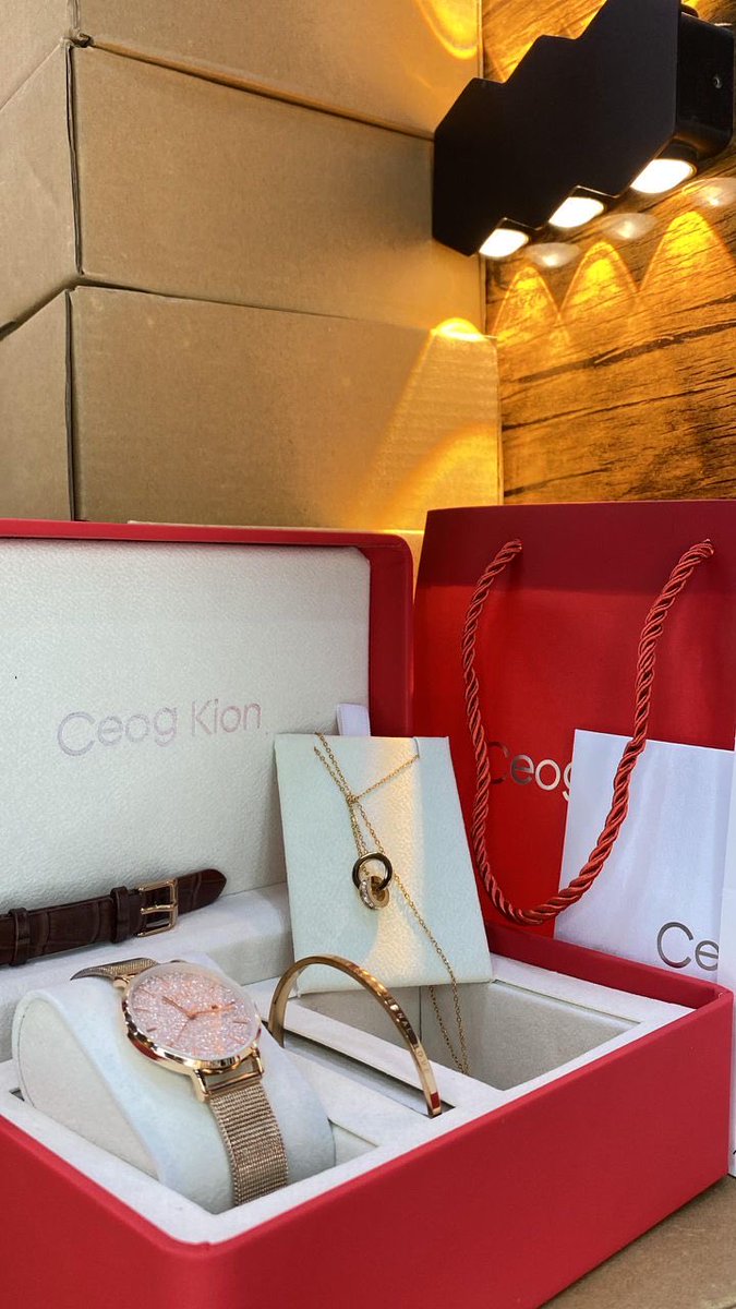 mujaheedb05's tweet image. *LADIES WATCH SET 🏷️ 32,000 WITH THE FULL PACKAGE* ```( which includes Box , Manual , card and carrier bag )```
For enquiries or to place order: 09158847855