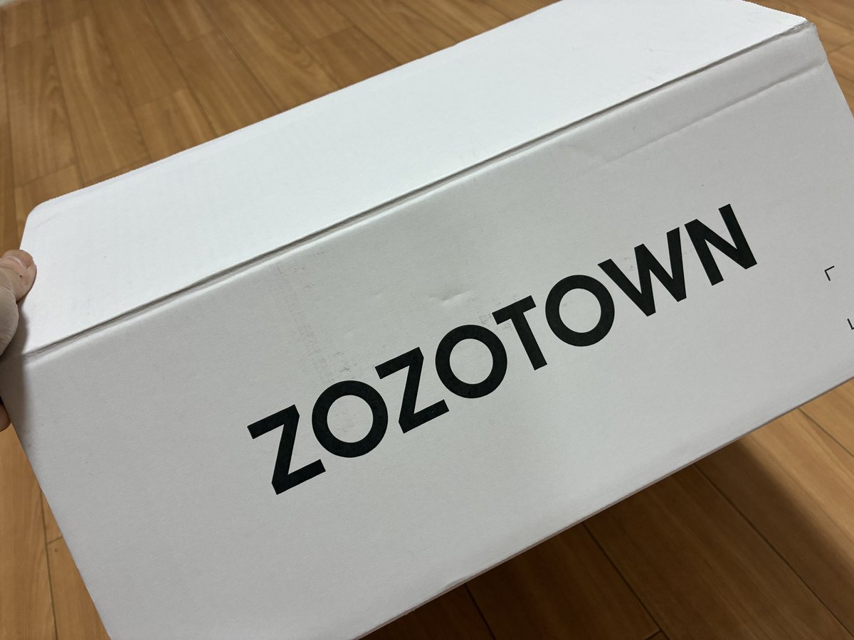 shina_bobobon's tweet image. 白箱届いた📦✨
クリスマスプレゼントに10万円分ZOZOポイントお願いします🥺

#ZOZOSALE箱CP