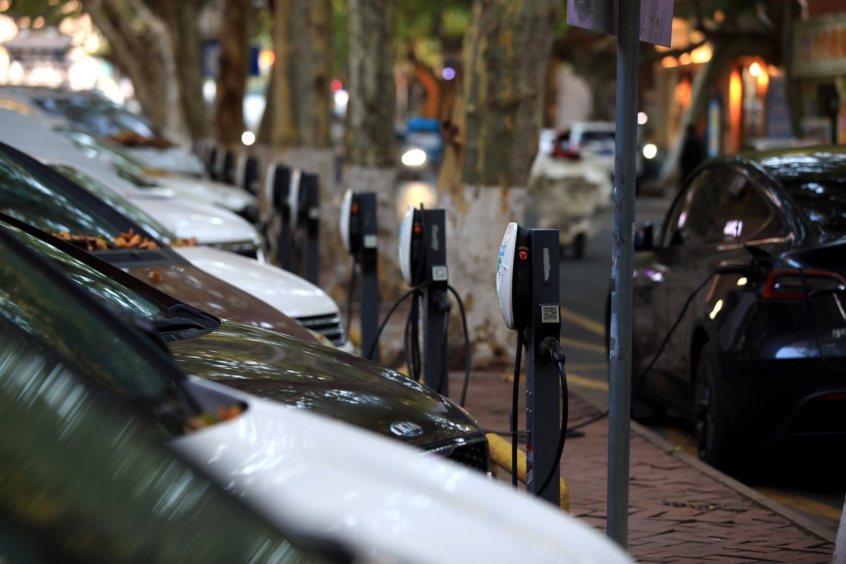 Frontlinestory's tweet image. #FrontlineFocus: China&apos;s power-system flexibility rises as low-carbon industrial transition accelerates

#China is fostering collaboration between traditional and emerging industries, advancing industrial upgrades, and accelerating green, low-carbon development — steadily…