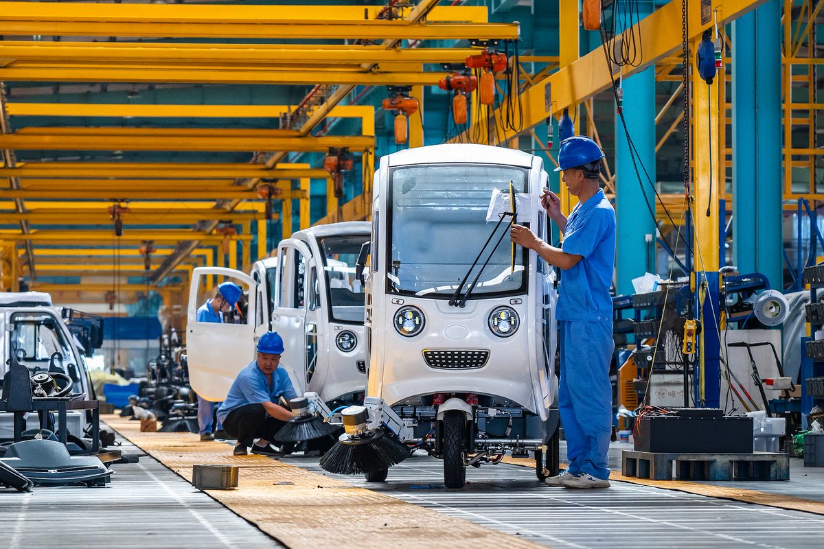 Frontlinestory's tweet image. #FrontlineFocus: China&apos;s power-system flexibility rises as low-carbon industrial transition accelerates

#China is fostering collaboration between traditional and emerging industries, advancing industrial upgrades, and accelerating green, low-carbon development — steadily…