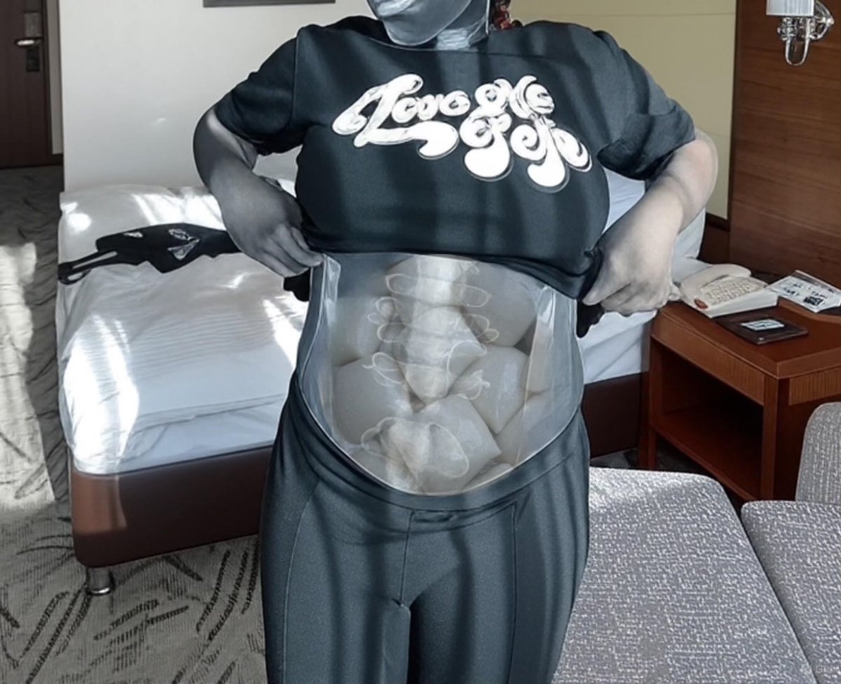 Hisomtheboat's tweet photo. “Grok can you do an Xray showing us why her stomach is so big like that” https://t.co/HGRJNTtck5