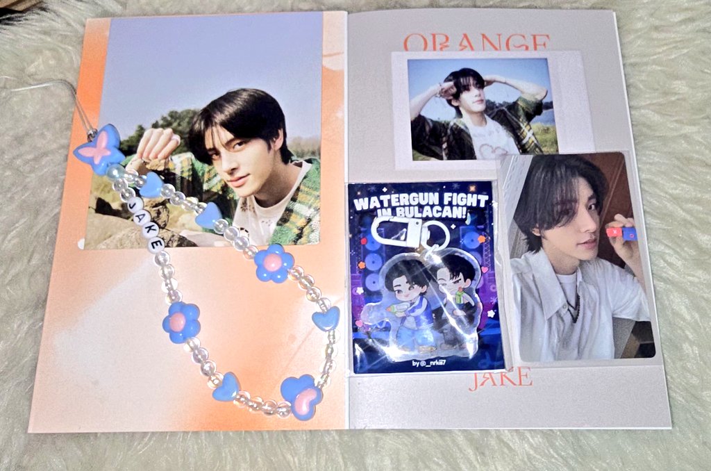 📢JAKE DAY GIVEAWAY ✨

🐶 1 uns OB Jake ver with Pc, keyring and phonecharm
🐶 2 winners of 23 gcasg

- ph only + willing to pay sf
- like n rt
- drop #JAKE birthday tag

OUR GOLDEN LIGHT JAKE 
#23SeasonsWithJAKE
#제이크생일인데_여긴왜앉아있어요
#HAPPY_JAKE_DAY
#엔하이픈_제이크