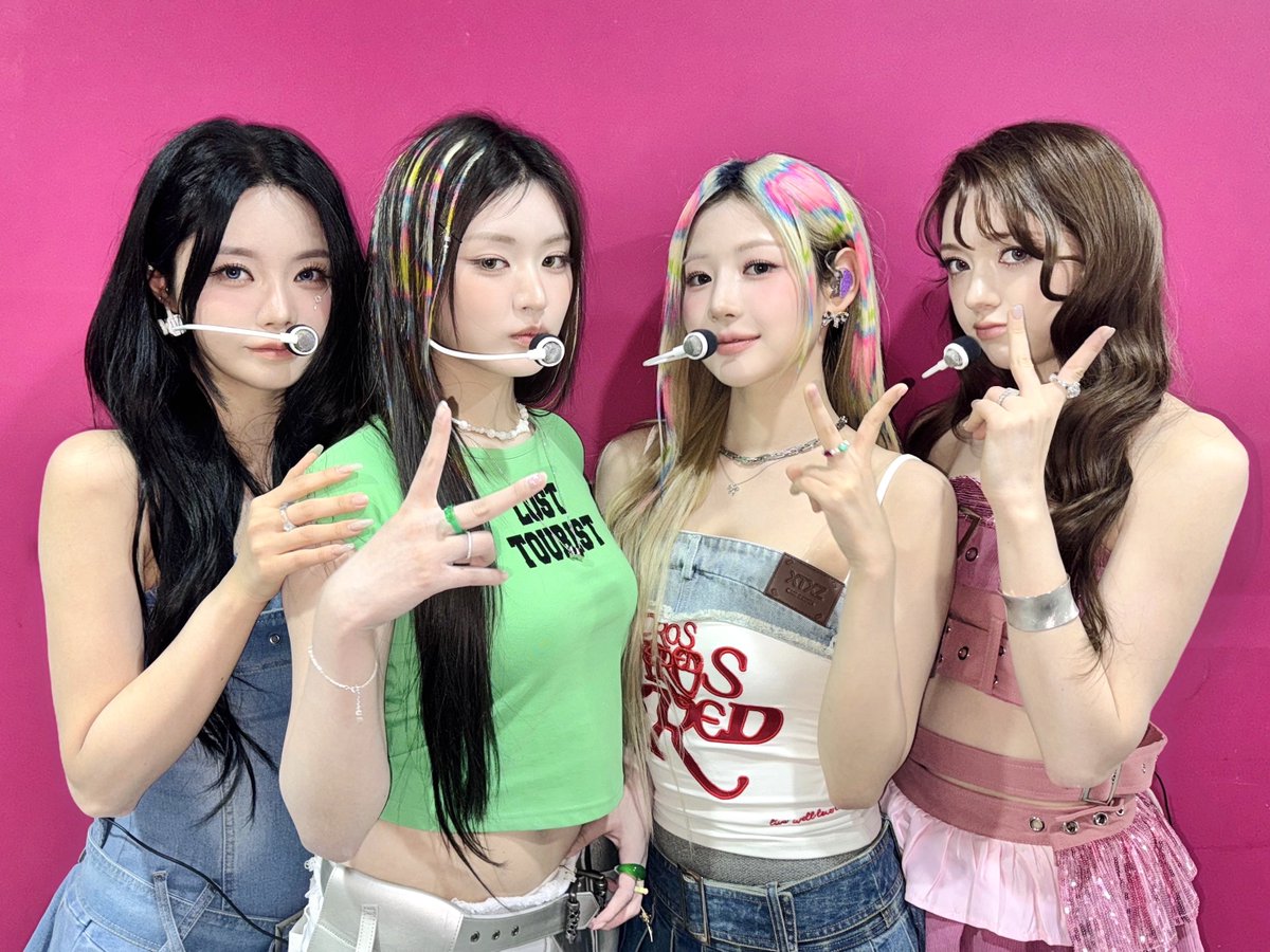 we_fiftyfifty's tweet image. [📸] 251115 #음악중심 완료 🎯🎶

#FIFTYFIFTY  #피프티피프티
#가위바위보 #EenyMeenyMinyMoe
#FIFTYFIFTY_TooMuch_Part1
#TOOMUCH_Part1