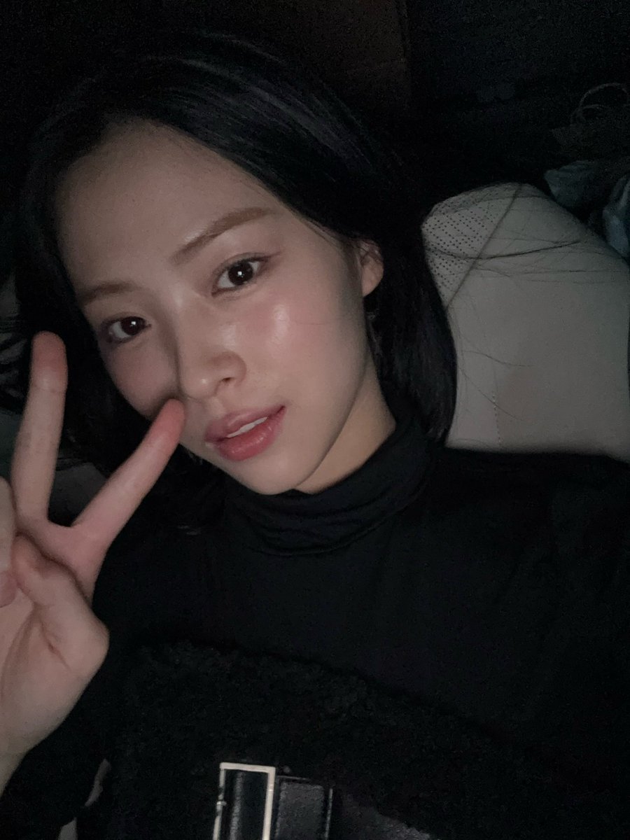 ITZY BASE tweet media