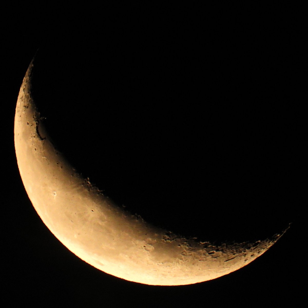 FunkyAppleTree's tweet image. Silly o&apos;clock,
21.2% illuminated 
@StormHour @ThePhotoHour #saturdaymorning