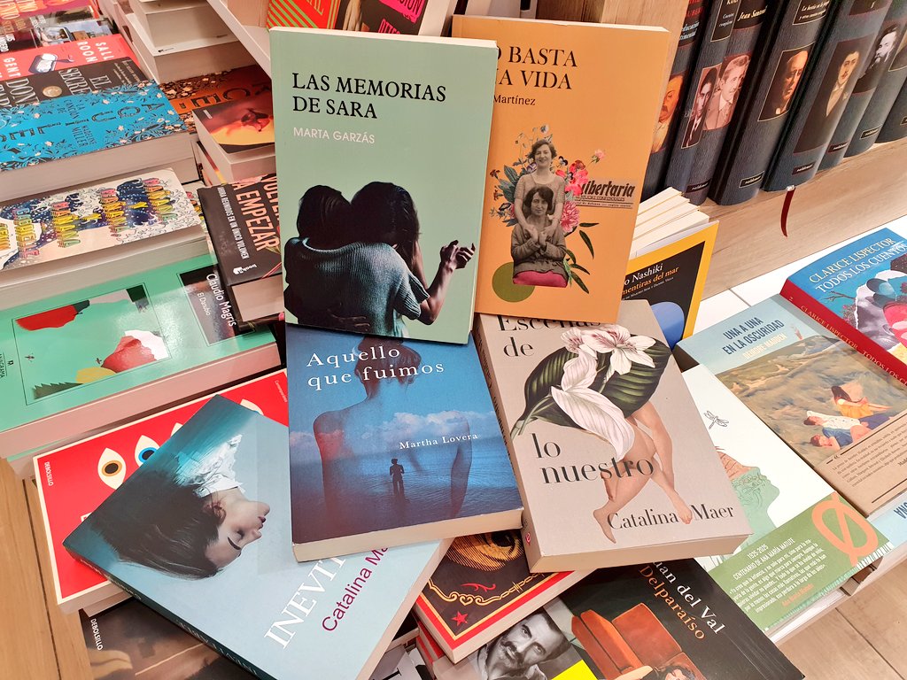 CatalinaMaer's tweet image. ¡Buenos días! ¿Planes para este finde de lluvia?
#FelizSábado #leer #booklovers