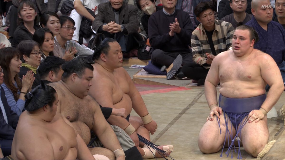 なぜか並びに収まった高安　#sumo #nhk