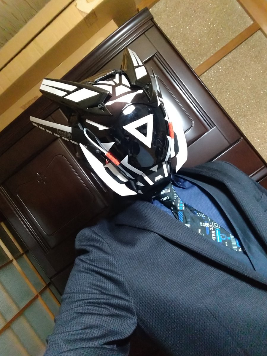 HanName3818's tweet image. Ⅴ「とある某所でイベントが行われるそうだ…HN曰く俺が求めてる者も来場するらしいが…、、、」

Ⅴ「いたら運がいい事だが…久々の出番だ、楽しませて貰おう」

#QUADCORE