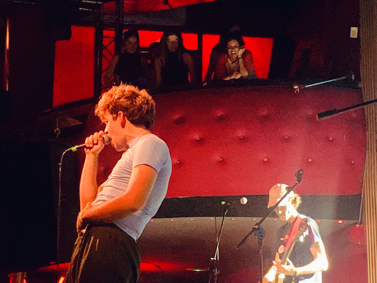 JMBG_75's tweet image. Aquelarre POP en @zgzfelizfeliz 
@lasdianas_ Alavedra @bearoid @hindsband   😎⚡️