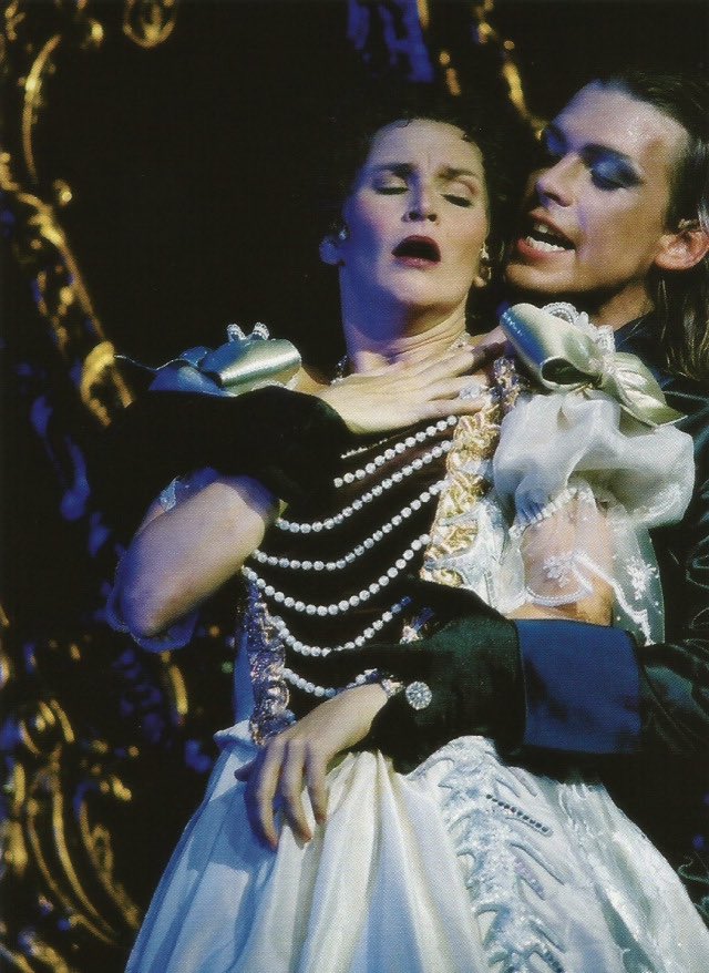 if no one got me i know the ‘wenn ich tanzen will’ scene from the vienna 2003-2005 elisabeth production got me