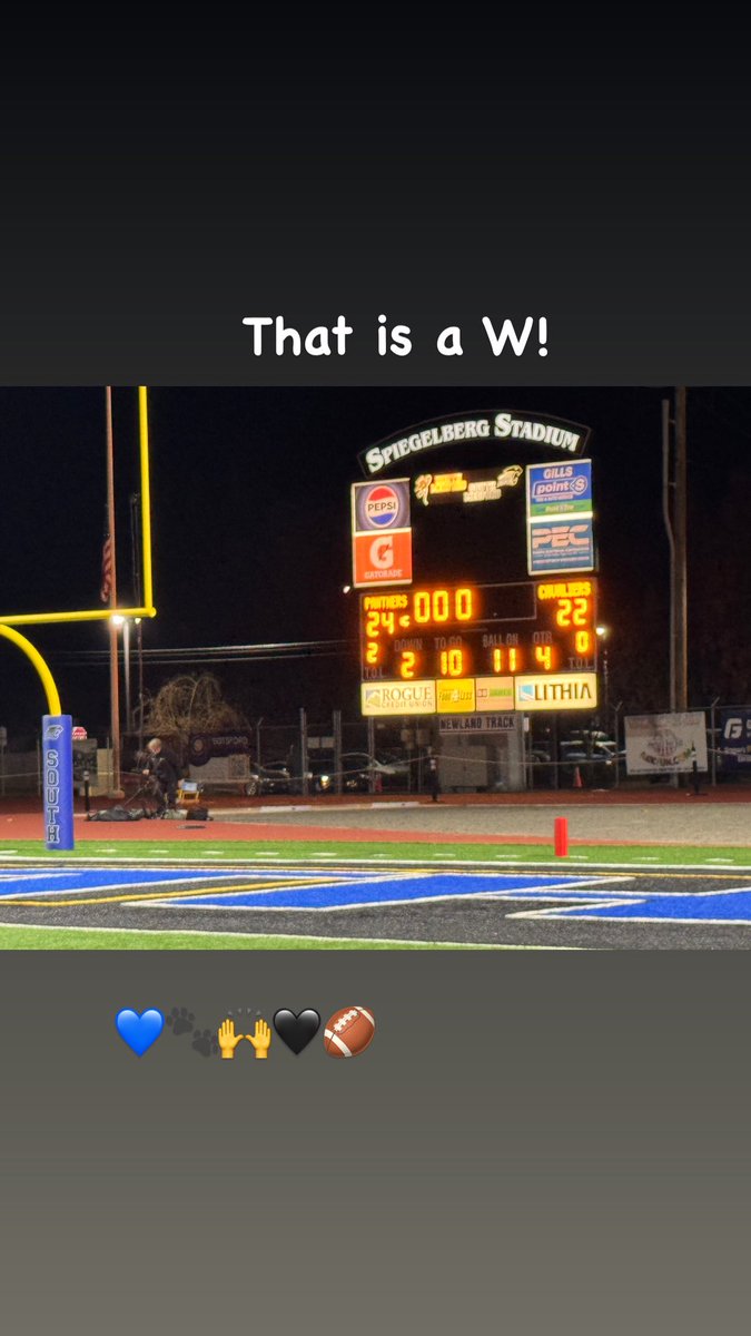 OSAA Semi Final Columbia Cup Game. South Medford defeats Clackamas 24-22 and advances to Championship game third year in a row. Thanks to all that came out to support us in our last home game of the season 🏈🙌💙🖤🐾