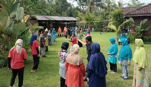 bukupembaharu's tweet image. Meanwhile, Muhammadiyah through the role of 'Aisyiyah