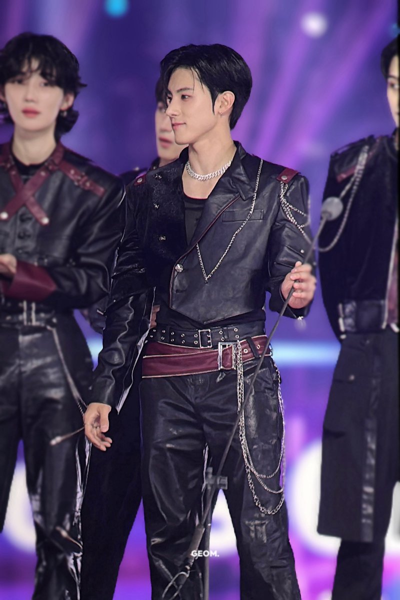 geometry_eric's tweet image. 251114

#소녕재 #손영재 #손에릭 
#에릭 #ERIC #에디
#더보이즈 #THEBOYZ