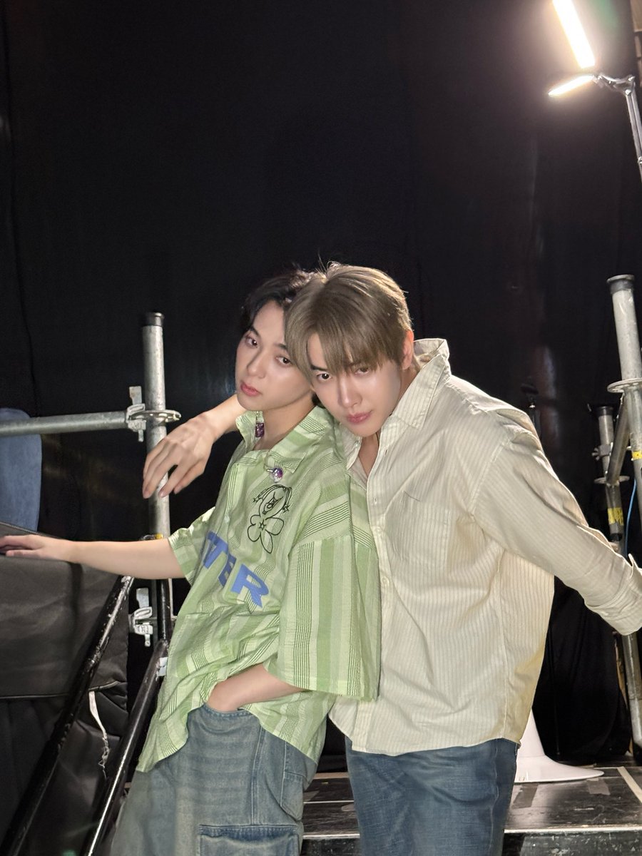 ffsiint's tweet image. บาสจมละคุณพรี่ ขนาดตัวคือแบบ 😭💗🫵🏻

MAXKYBAS OUR HOME
#MaxkyBas1stFM