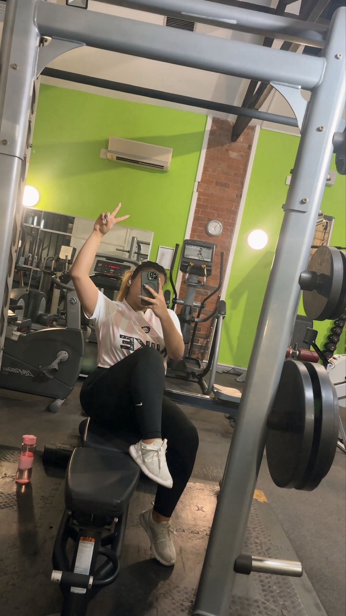 Going to the gym early so I can suffer before the day even starts. Efficiency 😚