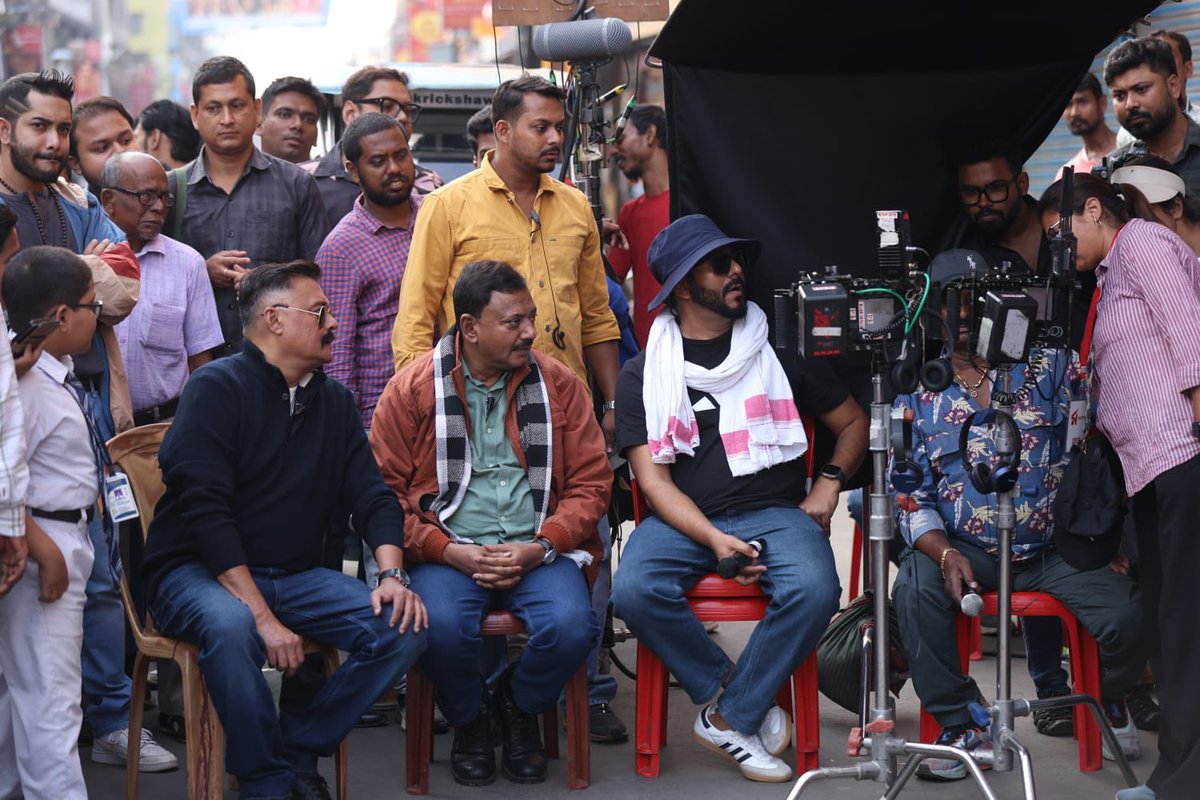 iamrajchoco's tweet image. আবার প্রলয় সিজন ২ নিয়ে আসছে অনিমেষ দত্ত 👮‍♂️ 🕶️ 🚔 🚨 #AbarProloy2
@SaswataTweets @RCEpvt #Zee5Bangla