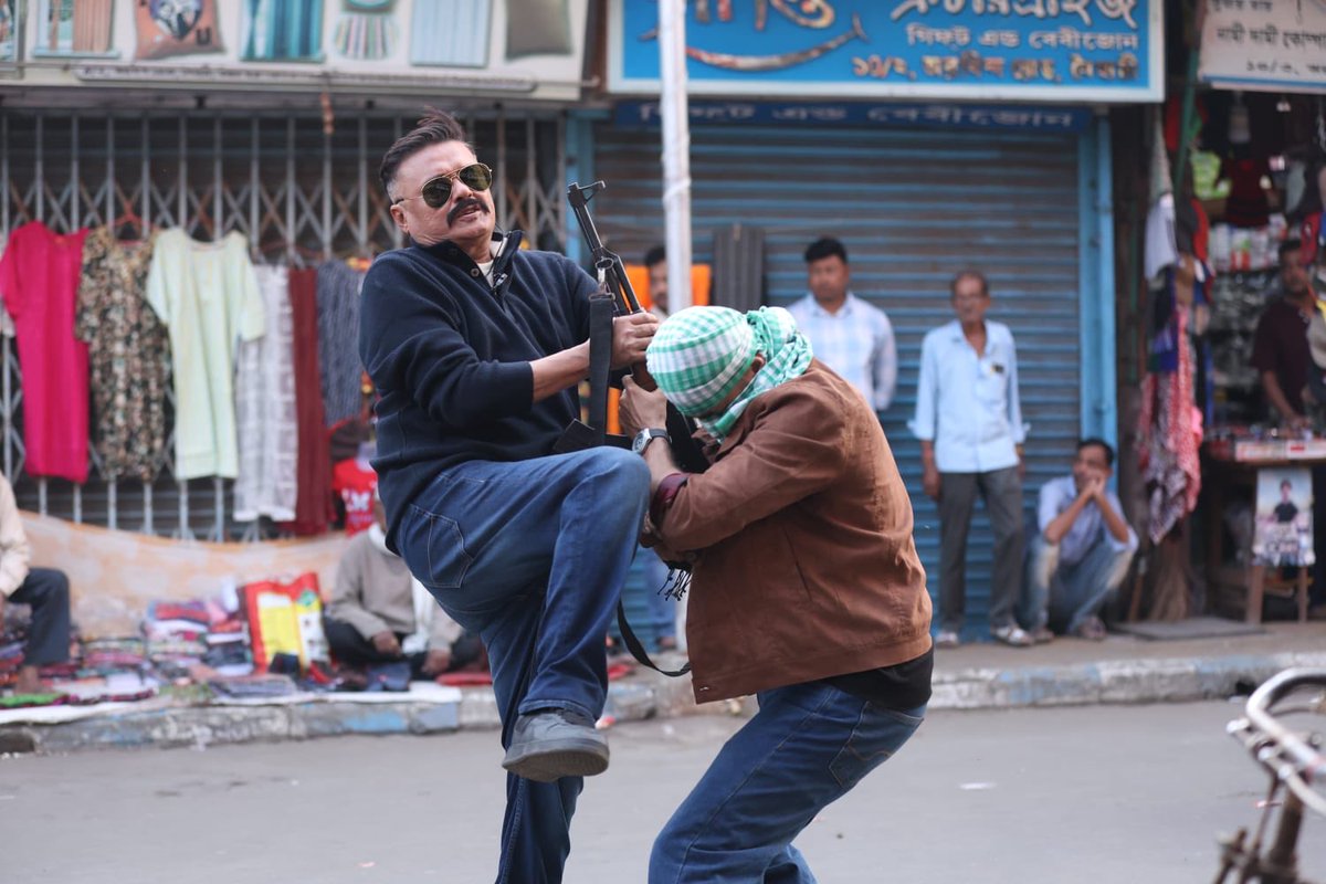 iamrajchoco's tweet image. আবার প্রলয় সিজন ২ নিয়ে আসছে অনিমেষ দত্ত 👮‍♂️ 🕶️ 🚔 🚨 #AbarProloy2
@SaswataTweets @RCEpvt #Zee5Bangla