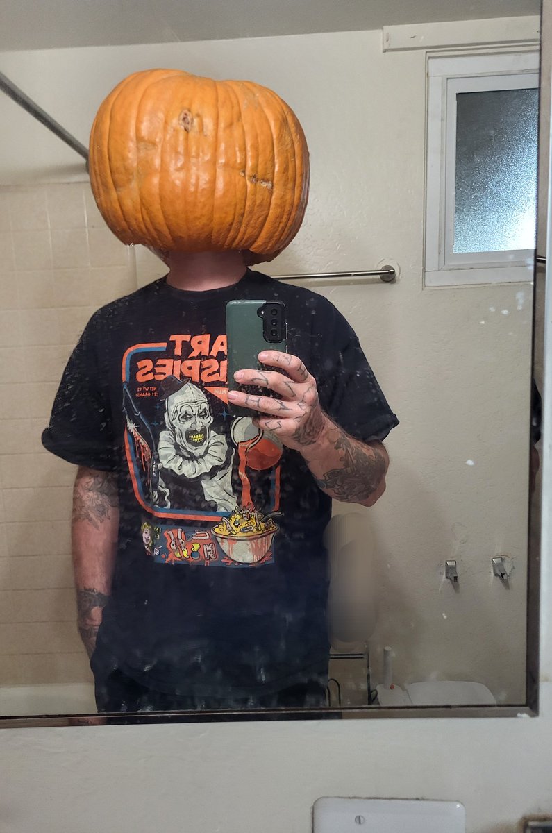 TheePapaduck's tweet image. Where in my plumpkinette?#SpookyBabe #SpookySzn