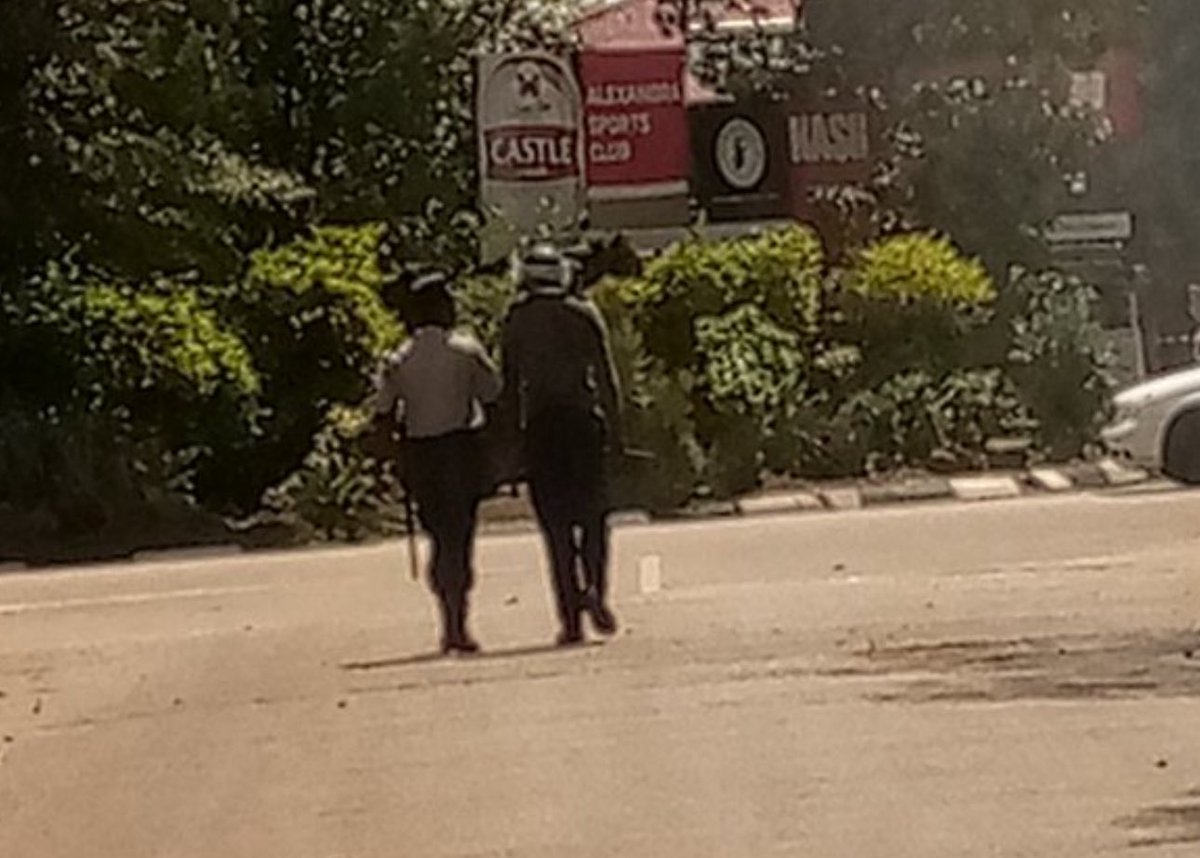 daddyhope's tweet image. It is sad to hear that the Zimbabwean government has sent trucks with riot police to camp outside the office of Zimbabwe’s former finance minister, senior lawyer, and opposition leader, Tendai Biti. 

These are the things that put a stain on our country because why would you send…