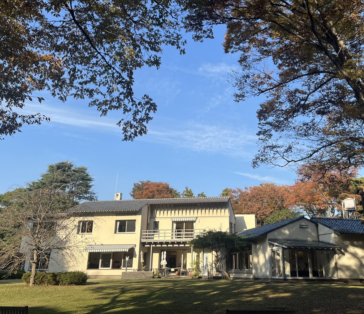 ShonanStrings's tweet image. 今日は気ままにアンサンブルさんのコンサートで横浜の俣野別邸へ！息の合ったクラリネットアンサンブルで「花のワルツ」や「サウンドオブミュージック」から「津軽海峡冬景色」「吉本新喜劇のテーマ」まで。MCも楽しくあっという間の1時間でした♪ 紅葉がとってもきれい..
#俣野別邸 #紅葉 #もみじ祭り