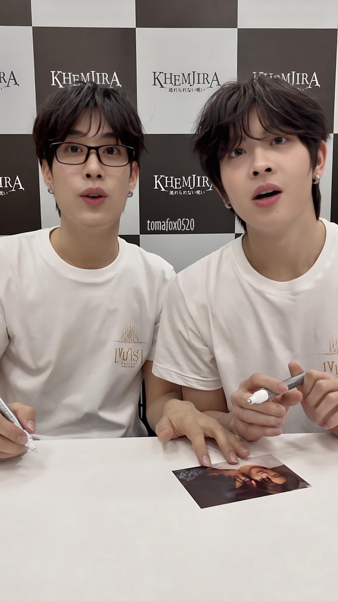 tomafox0520's tweet image. p’tleメガネ本当に似合う🥹🥹🥹🥹

1st Fansign Khemjira In Japan
#Khemjira1stFSInJapan
#เติ้ลเฟิร์สวัน #TleFirstone