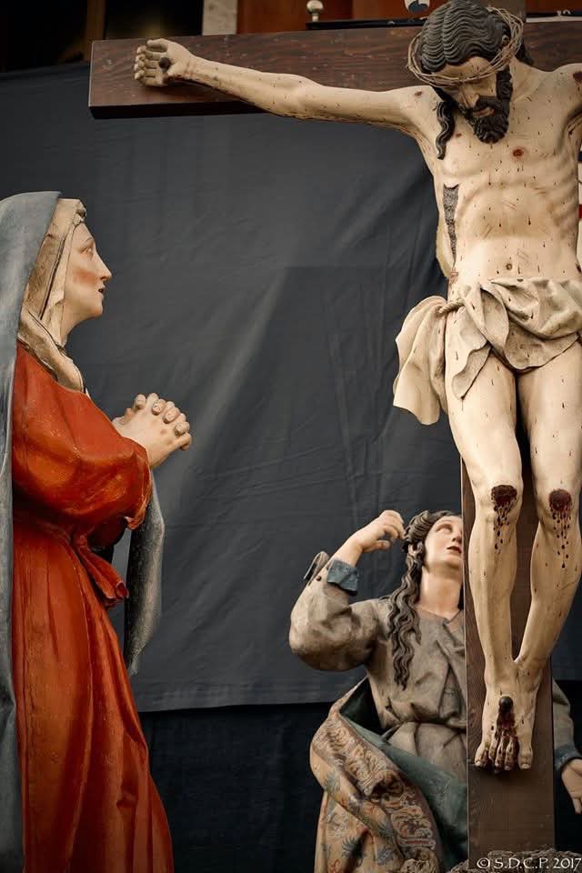 Las lágrimas de quienes sufren no son estériles. Son una oración silenciosa que se eleva hasta el Cielo y encuentran siempre cobijo bajo el manto de María.
Papa Francisco.
Fotografía, <a href="/Samuel_DCP/">𝓢𝓪𝓶𝓾𝓮𝓵 (𝓢.𝓓.𝓒.𝓟.)</a>