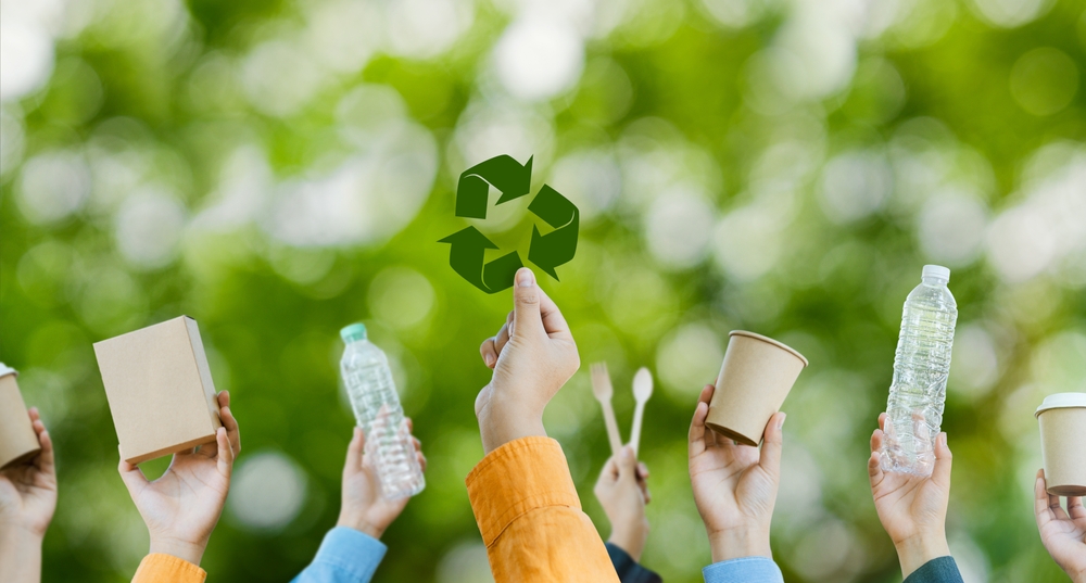 ManandV4n's tweet image. ♻️ It’s National Recycling Day! Clear out old items and let us help! 

📲 Download today: 
🔗 App Store: apps.apple.com/gb/app/man-van… 
🔗 Google Play: play.google.com/store/apps/det… 

#RecyclingDay #EcoLiving #ManAndVanApp #TipRun