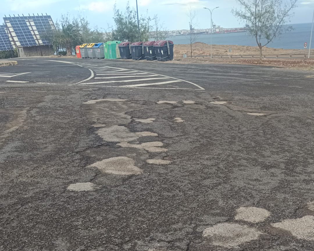 El presidente de Contigo Puerto del Rosario ha denunciado públicamente el estado de abandono en el que se encuentra Playa Blanca, un barrio del municipio, y ha cuestionado la gestión del alcalde y de la administración local.
Vía CN8 Noticias Canarias 👉 cn8noticiascanarias.com/contigo-somos-…