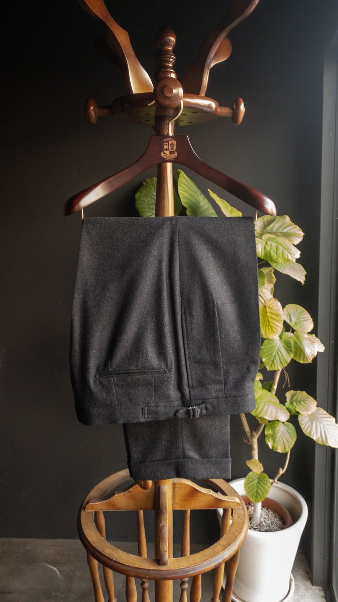 Fibonacci_JP's tweet image. newsを更新しました！

Charcoal Grey Flannel Trousers
fibonacci.tokyo.jp/?p=15127

#墨田区 #鐘ヶ淵 #フィボナッチ紳士洋品店 #オーダースーツ