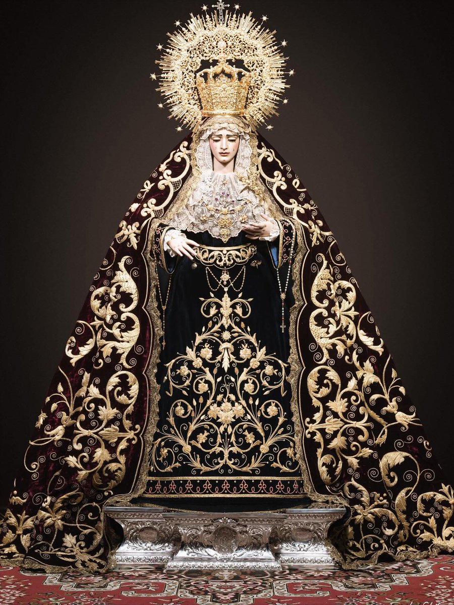 María Stma. De Gracia y Amparo vestida para su solemne besamanos. Hermandad de los Javieres. Noviembre 2025.
📸@lselvaticof 

Bajo tu amparo nos acogemos Santa Madre de Dios.