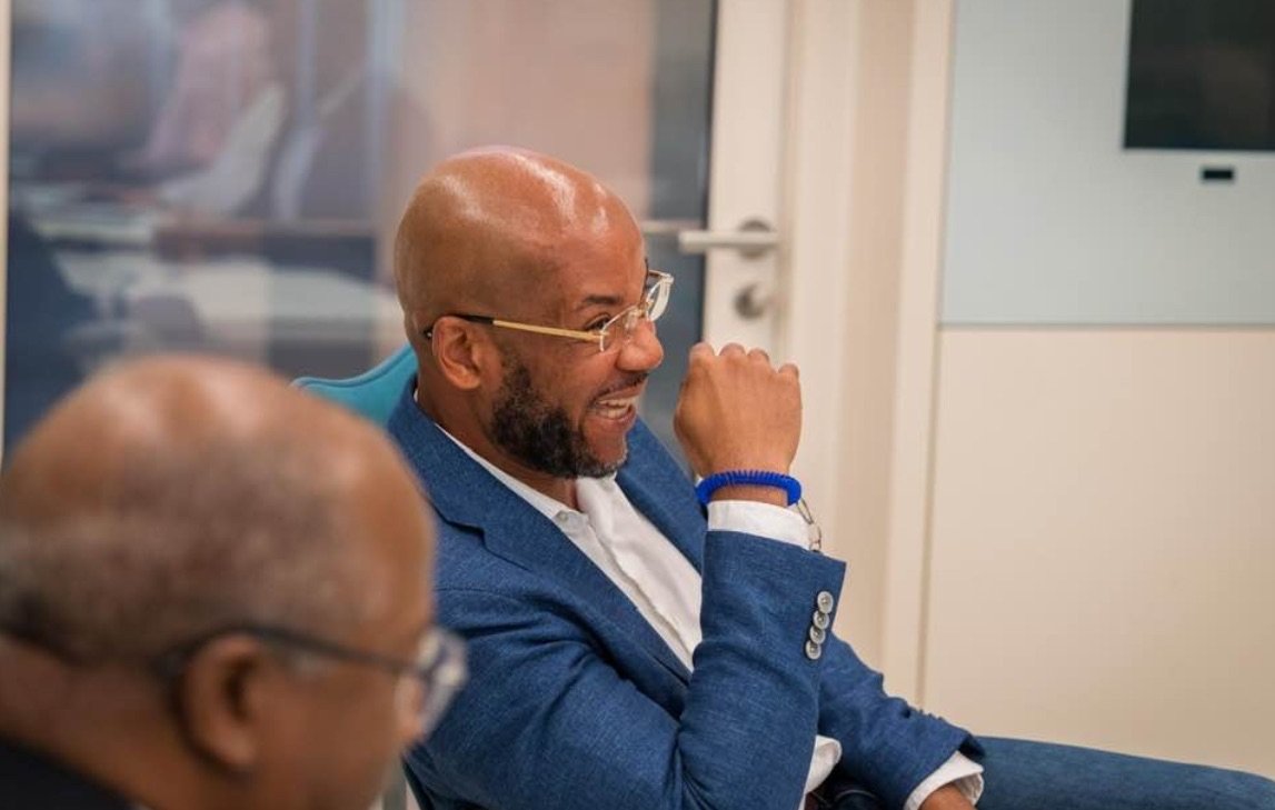 Had a late-night meeting with Javier Silvania, Curaçao’s Finance Minister, about reopening e-gaming and moving toward proper regulation, since Anjouan licenses could be fully unrestricted by 2030 thanks to the groundwork being done now. 

Meeting with Minister Shalten Hato soon.