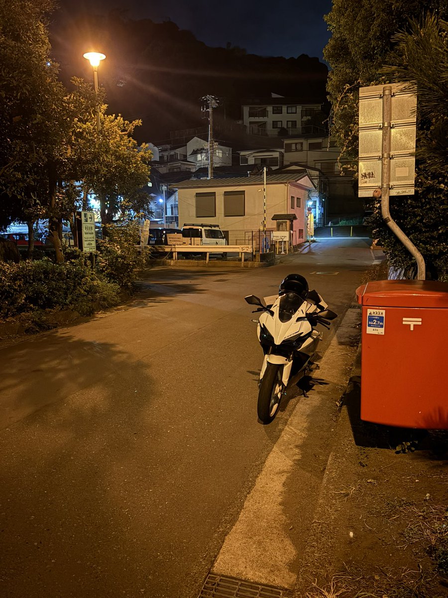 imymemineeeeeed's tweet photo. ほんとに江ノ島しか行ってない

#バイク好きと繋がりたい 
#cbr250rr https://t.co/DUhquP806B