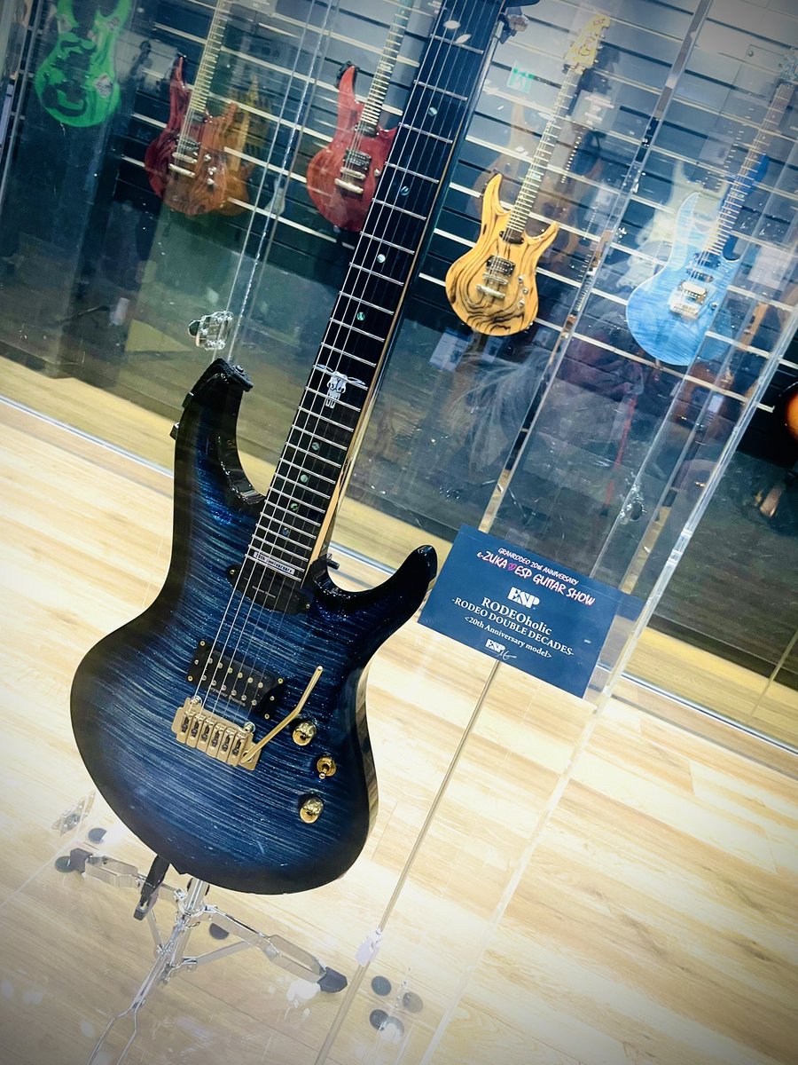 _six_Blue's tweet photo. 映画の合間にESP Museumもいってきた❕
おさかなちゃんキラキラで綺麗だった❕
𝑳𝑶𝑽𝑬💙🤍❕
#e_ZUKA
#GRANRODEO
#G20th https://t.co/19mU4wB0uU