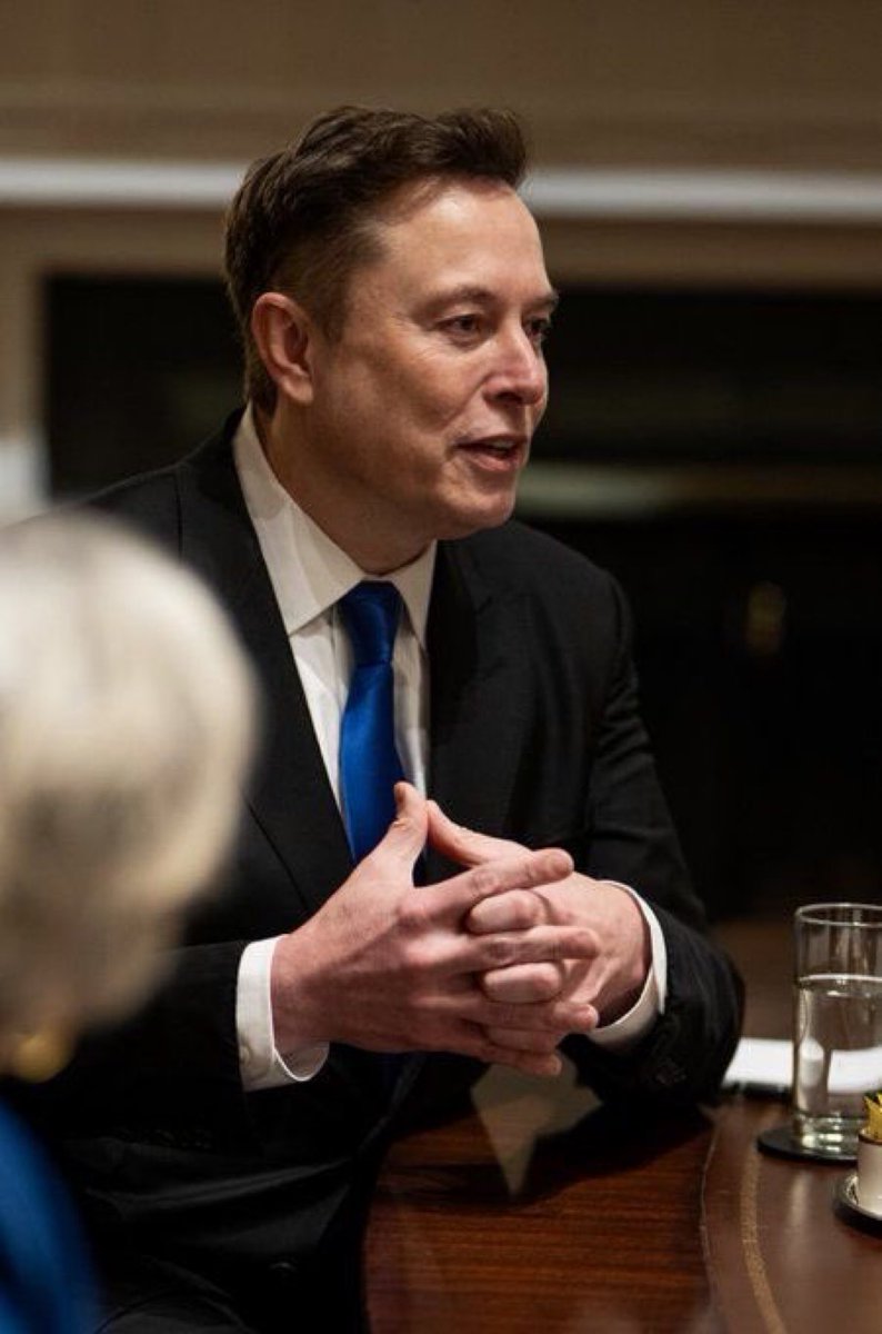 ElonMuskceoge's tweet image. BREAKING: Elon Musk is now worth $466.6 billion.

• The richest person in the world.
• The only individual in the $400B club
• Projected to become world’s first trillionaire by 2027.