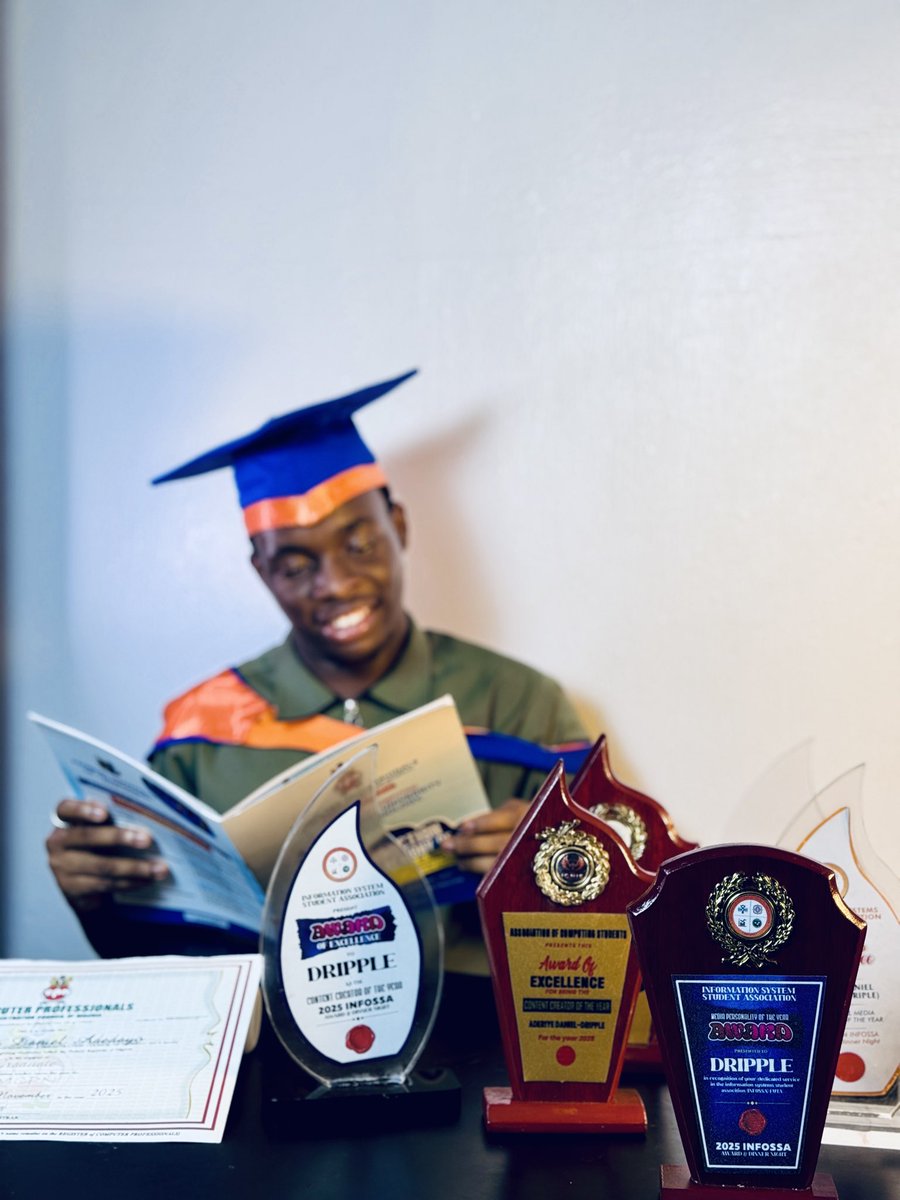 driple_szn's tweet image. “School na Scam” but I graduate 😌

Aderiye Daniel Adedayo(GMCPN)
B. Tech (FUTA)
Bachelor of Technology Information Systems.

Second Class Honors (Upper Division)✨