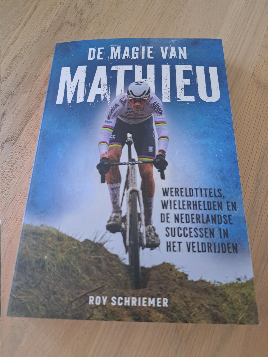 In 1x klaar voor de feestdagen. Uitgever Edicola.nl heeft een mooie aanbieding met korting op een combinatie pakket met de Wielerscheurkalender en de Magie van Mathieu edicola.nl/product/pakket…