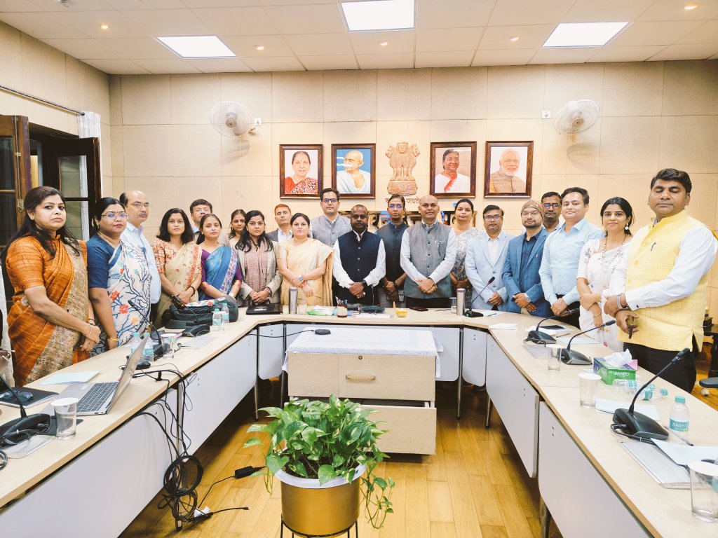 nirajkumar1988's tweet image. A fruitful visit to Rajbhavan (Governor House) Lucknow for NAAC presentation.