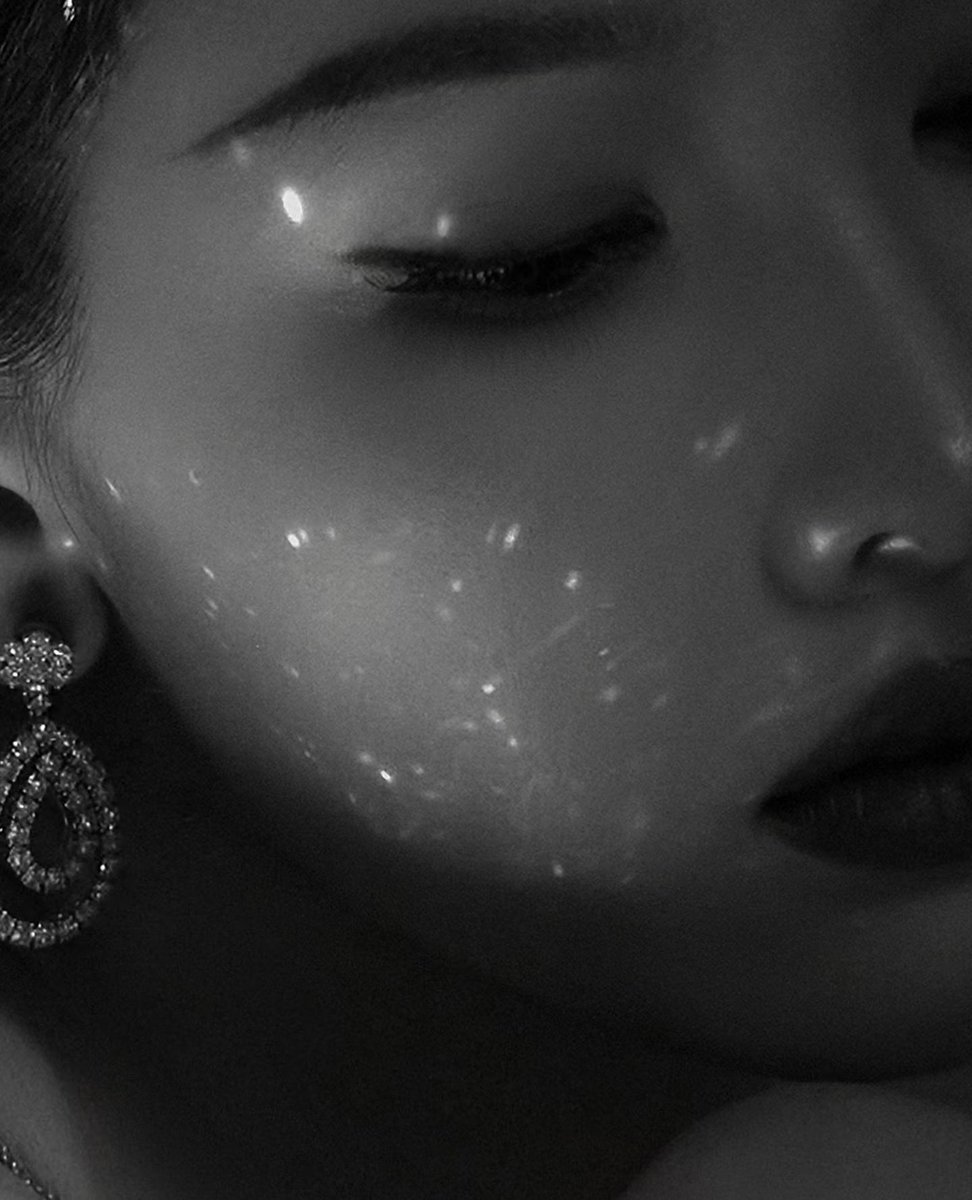 abaeksa's tweet image. A girl between light and darkness✨
#ChenDuling