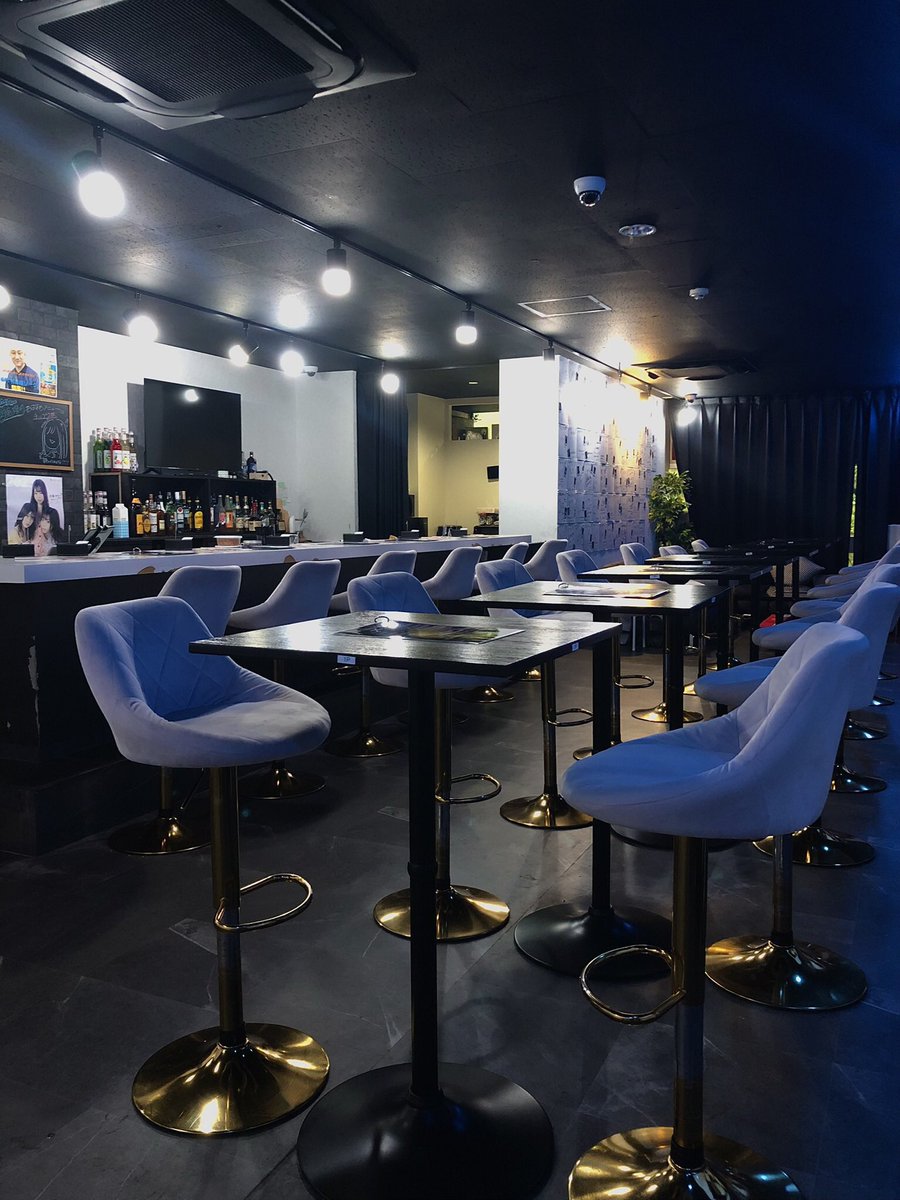 MJBar_haitei's tweet photo. 麻雀BAR 海底撈月🀄🍸

18時30分🍸-𝙊𝙋𝙀𝙉-🀄
23時🌃𝐂𝐋𝐎𝐒𝐄🌛

本日はダブルバースデー��スト🎂❣️
18:30〜22:30

✨最高位戦日本プロ麻雀協会✨️
🐹栗本杏奈プロ(＠anna_pepepe )🐹
🐶平根瑞大プロ(＠answer4869 )🐶

オリシャンもご用意しております✨

スタッフは
😺ひとみ
🐼ぱんだ
♥️まこ

でお届けします✨