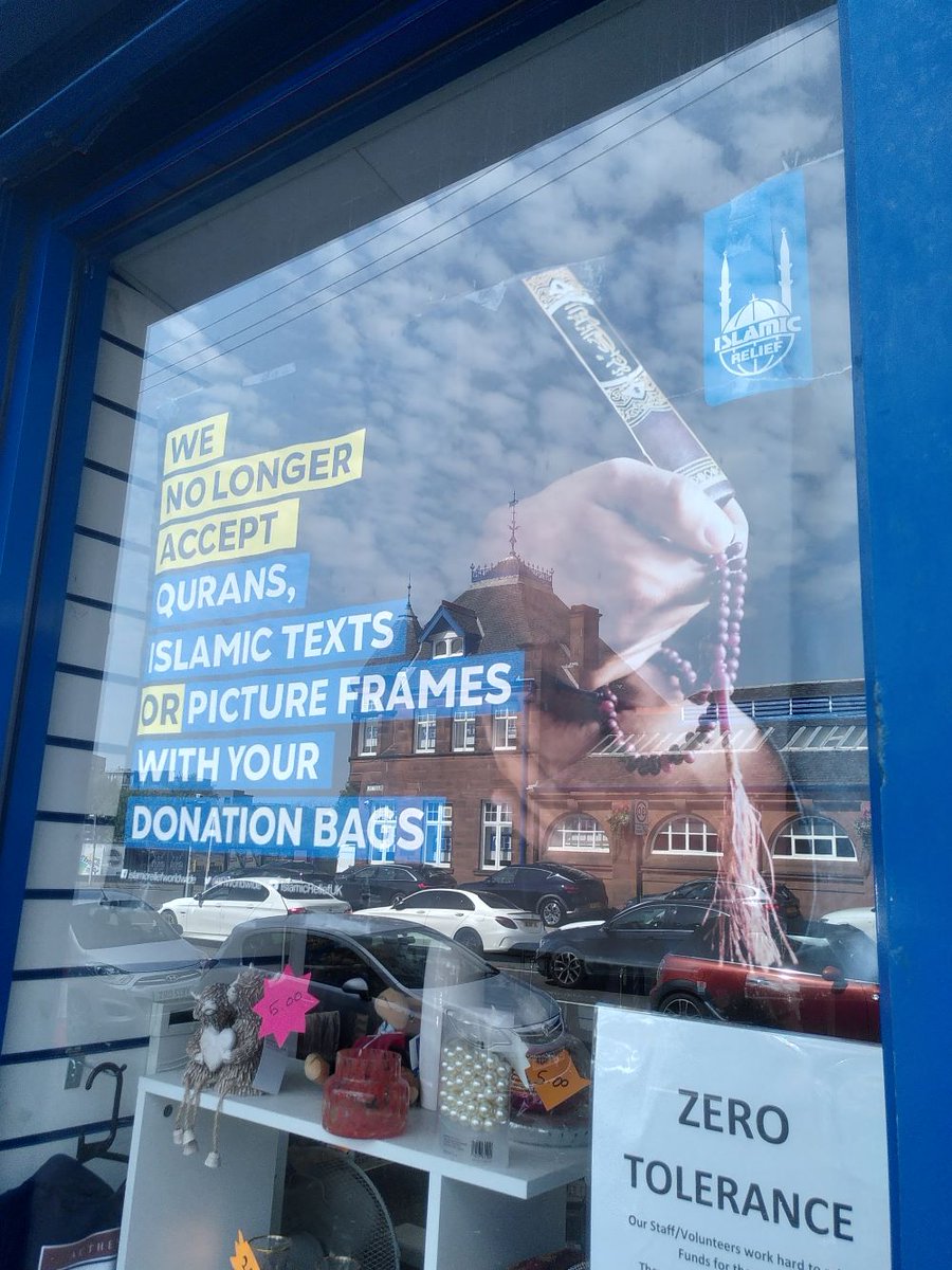 How can one make "peace with Islam"? In his new article, our staff writer Henry Holland explores this urging question by walking through Glasgow’s Southside, the home of Scotland’s most concentrated Muslim population. He talks with people on the streets and tries to observe