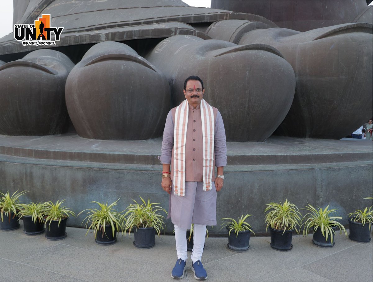 souindia's tweet image. Hon’ble Minister Shri Jitubhai Vaghani visited the Statue of Unity and Vaman Vriksha Vatika, appreciating the vision behind Ekta Nagar’s developmental and ecological initiatives.
#BharatParv #StatueOfUnity #EktaNagar #150YearsOfSardarPatel