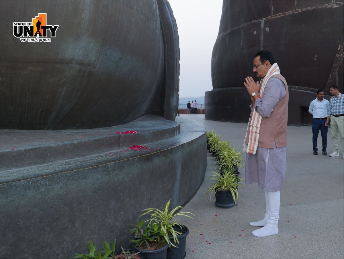 souindia's tweet image. Hon’ble Minister Shri Jitubhai Vaghani visited the Statue of Unity and Vaman Vriksha Vatika, appreciating the vision behind Ekta Nagar’s developmental and ecological initiatives.
#BharatParv #StatueOfUnity #EktaNagar #150YearsOfSardarPatel
