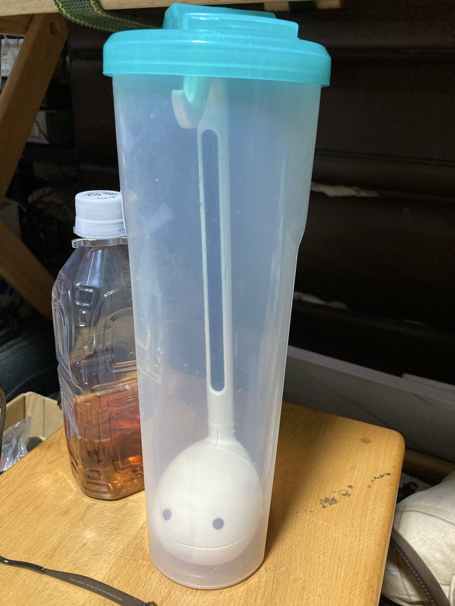 オタマトーンのハードケース　笑
100均のパスタケースが合うとの情報ありましたが、なかなか入るサイズありませんでした。　単身赴任時で使用してたパスタケースがバッチリ合いました。
オタマトーンのホルマリン漬けではありません。
#オタマトーン
#オタマトーンneo