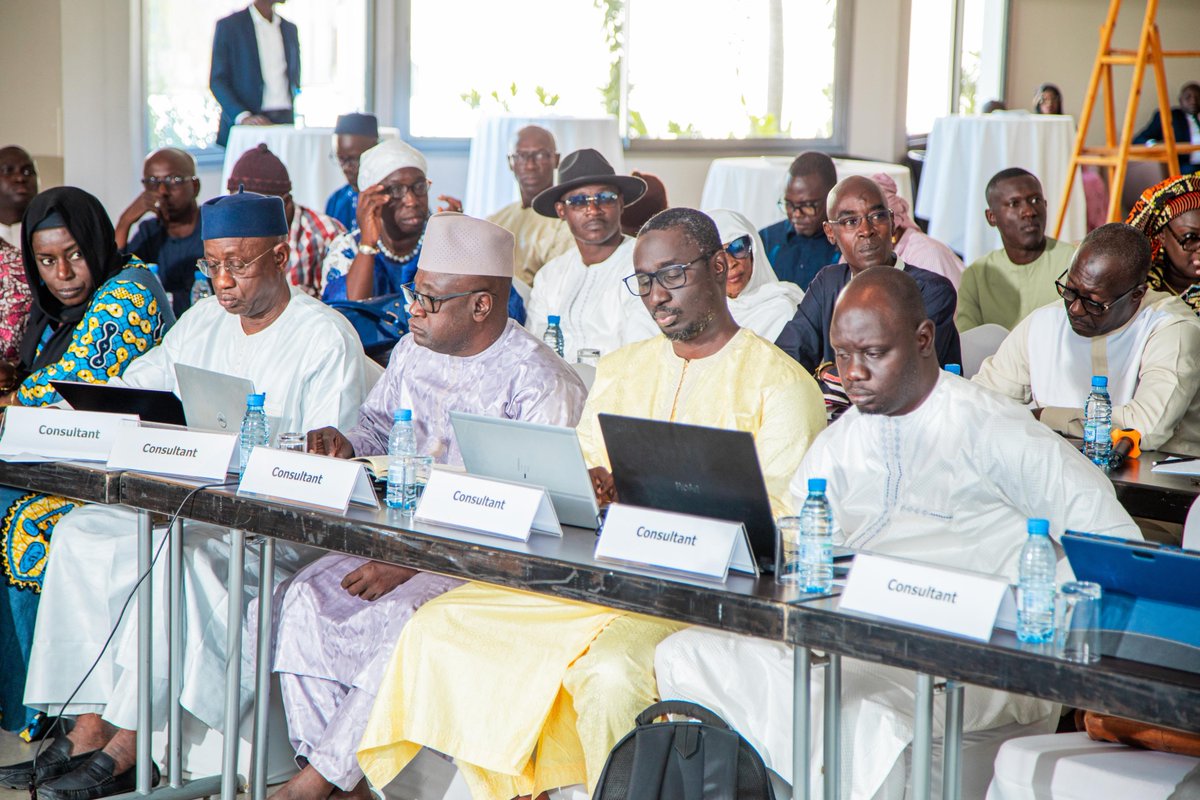 Mepmsenegal's tweet image. La #CRSE a présenté les conclusions de son enquête sur les compteurs et la facturation ⚡️. 

Avec le #MEPM, #SENELEC et les consommateurs, plusieurs améliorations sont recommandées : précision des compteurs, factures claires, digitalisation et meilleure info aux usagers.