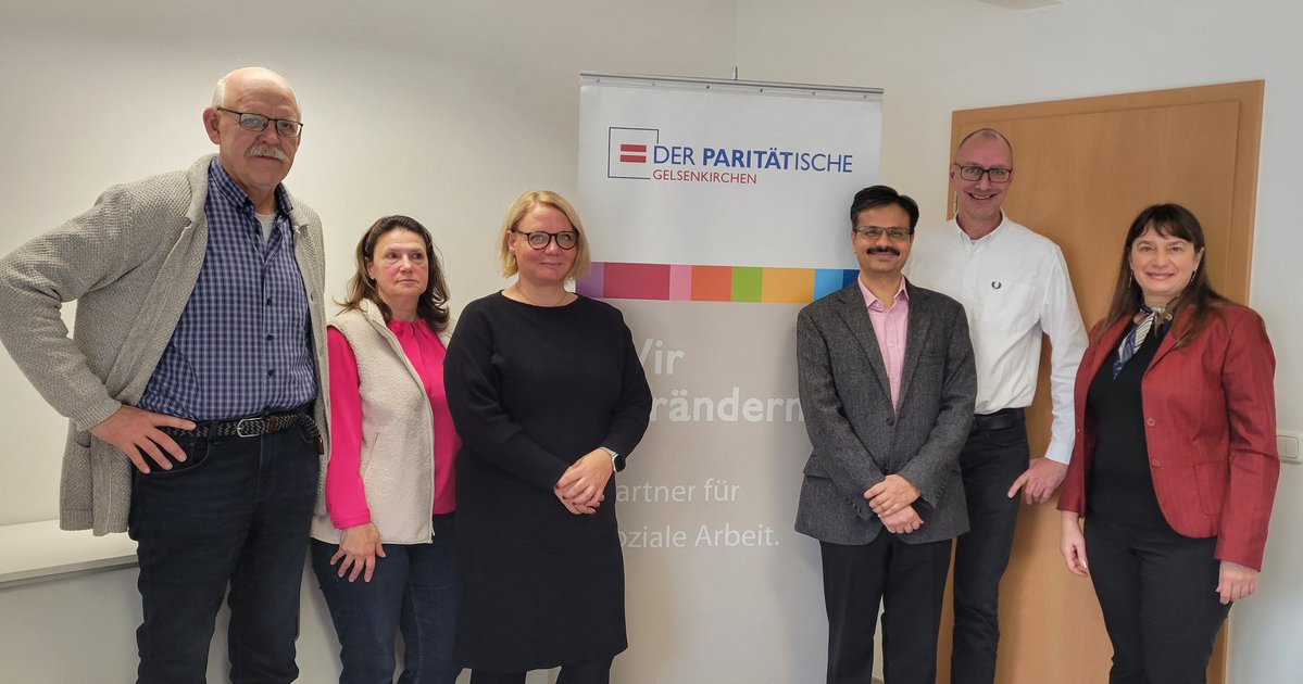 UNSRdevelopment's tweet image. #Germany Day 4: In Gelsenkirchen, I met CSOs working with marginalised / disadvantaged groups to understand challenges &amp;amp; good practices in implementing the R2D

It was a pleasure to meet Mayor Henze to discuss what more the Council could do to overcome gaps in SDGs implementation