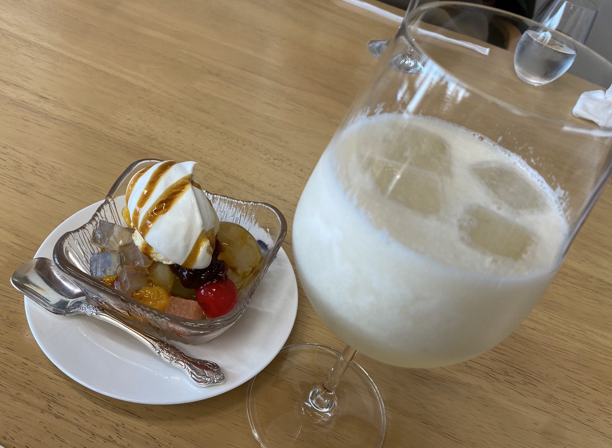 motorcycle_24's tweet image. #W乗り甘味部
梨ジュースとあんみつ