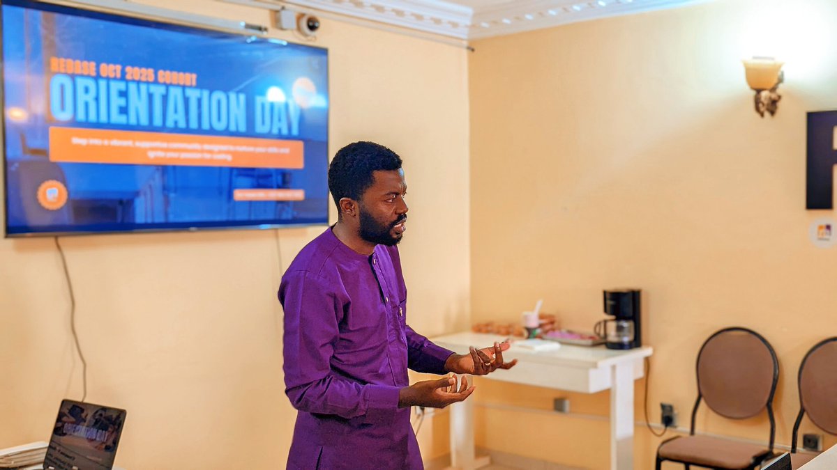 RebaseCodeCamp's tweet image. Orientation Day at Rebase Code Camp!

We can see vibrant eyes and eager minds!

#OrientationDay #Oct2025Cohort #RebaseCodeCamp