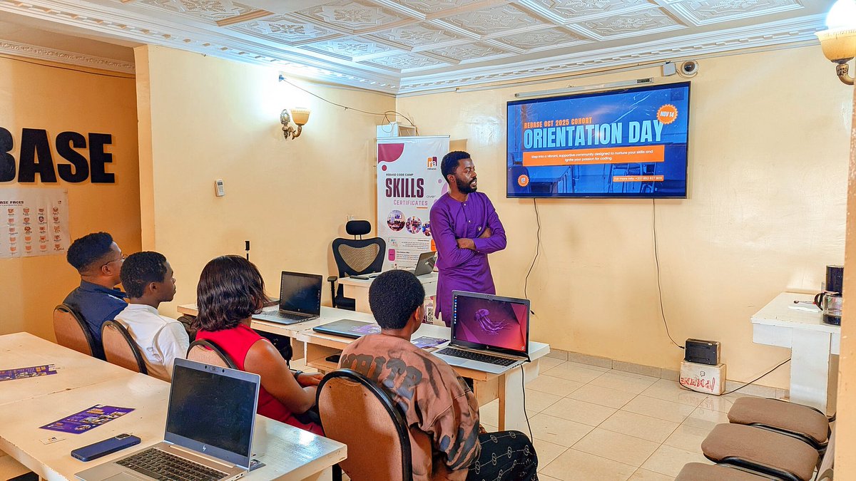RebaseCodeCamp's tweet image. Orientation Day at Rebase Code Camp!

We can see vibrant eyes and eager minds!

#OrientationDay #Oct2025Cohort #RebaseCodeCamp