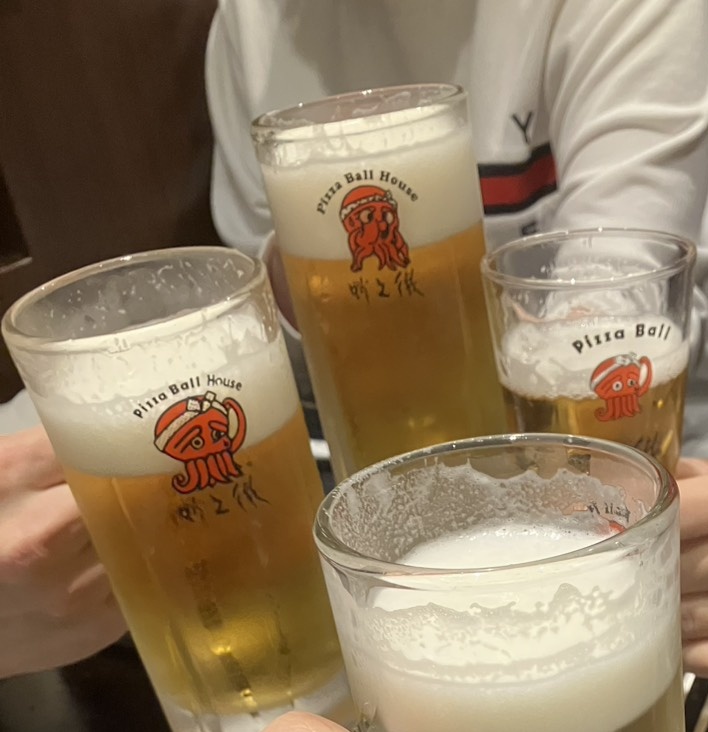 tkmk09079204's tweet photo. この日新緑オフ会も…！（誕生日なのはたまたまだったw）
ケーキを用意してくださってました(　߹꒳​߹ )✨ケーキ全体及び🌳マークはhirocha画伯がデザインしてくれたそう、、可愛すぎる🥹ありがとうございました🙇🏻‍♀️🤍
来れなかった子も次こそは会いましょう(*´艸`) https://t.co/J1ykR6tFG3